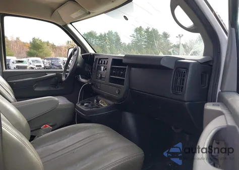 2014 Chevrolet Express 2500 Work Van z USA, uszkodzony, nr VIN 1GCWGFCAXE1184376